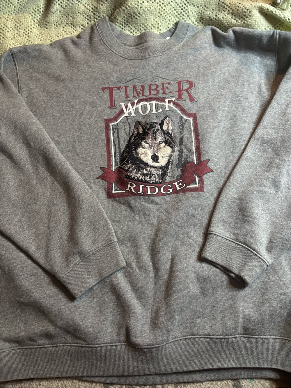 croft & barrow Gray Crewneck Sweatshirt with Timber Wolf Graphic